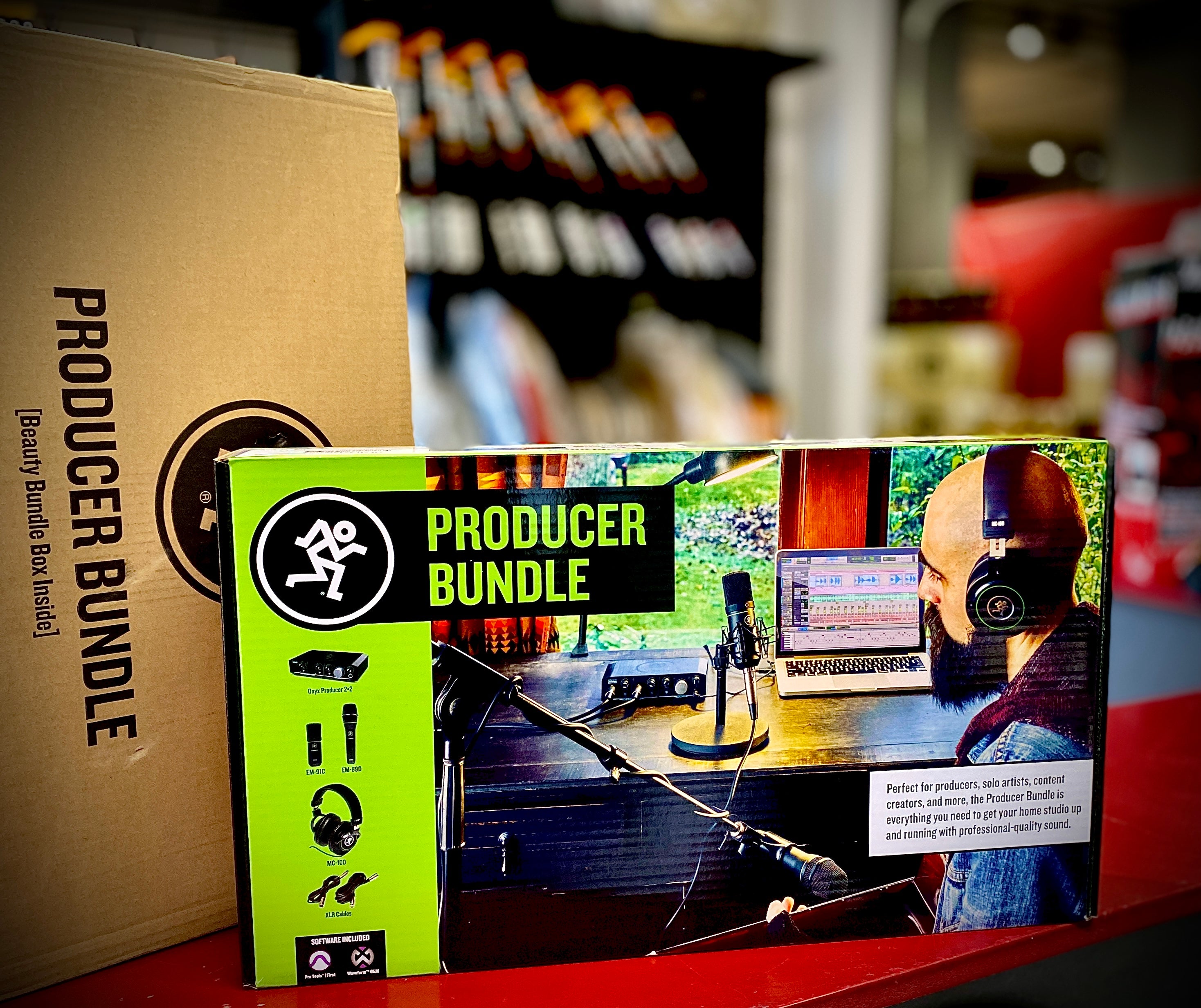 Bundle Mackie Producer con Scheda Audio, cuffie e coppia di microfoni