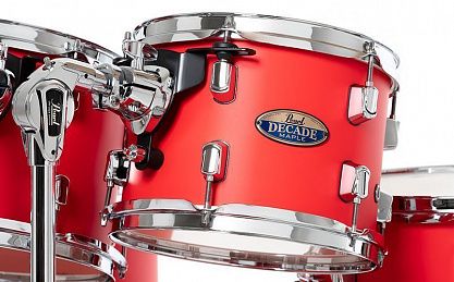 batteria pearl decade maple DMP926S/C899 matte racing composta da: cassa 22x18 tom 10x7 tom 12x8 floor14x14 e floor 16x16 snare 14x5,5 + supporti tom cassa e gambe timpano