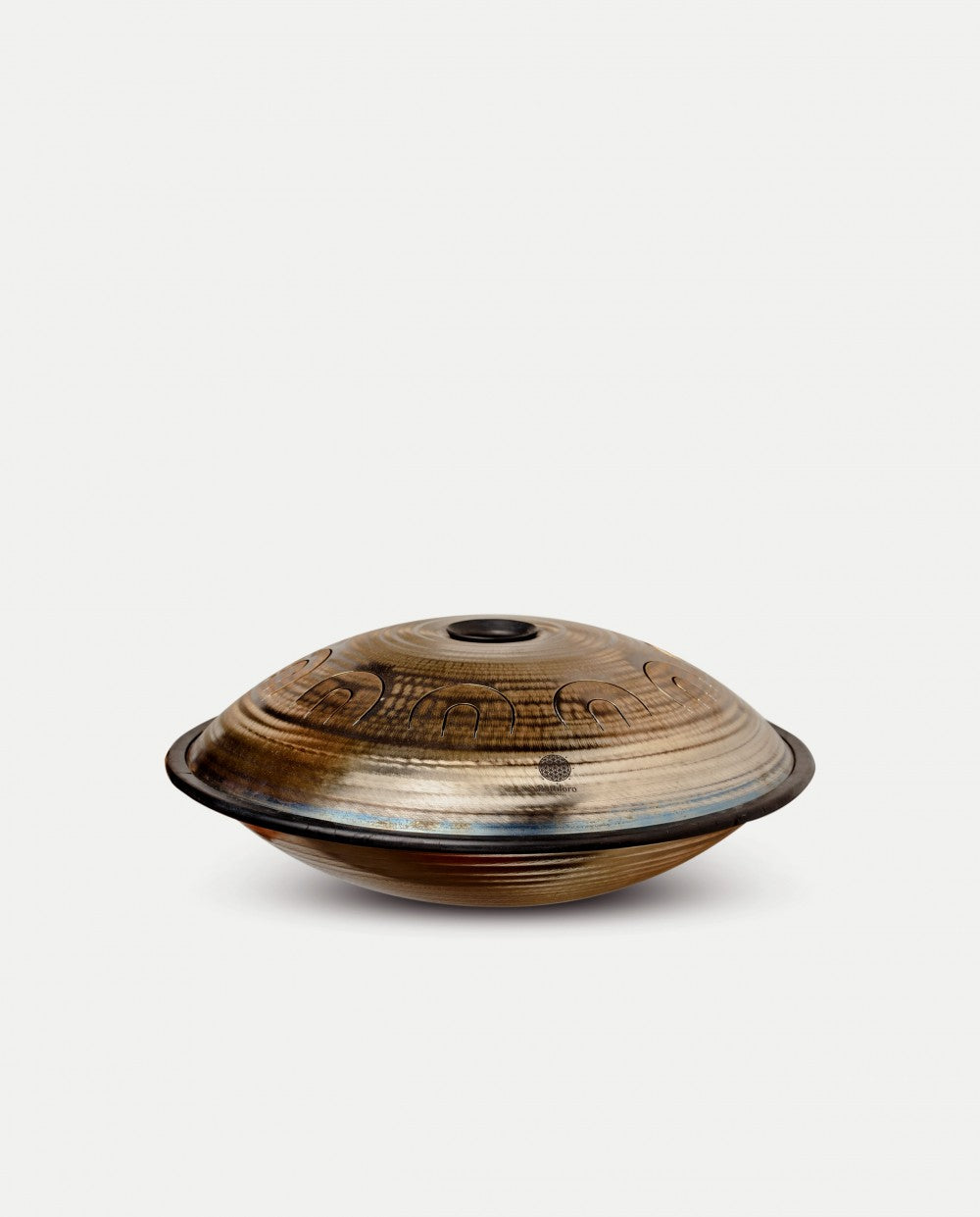 handpan battiloro modello zen 1 - steel tongue in Re minore finitura Oro satinato